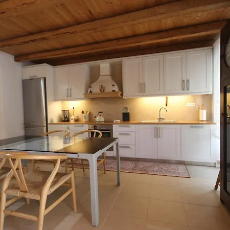 Anemos Villa Himare